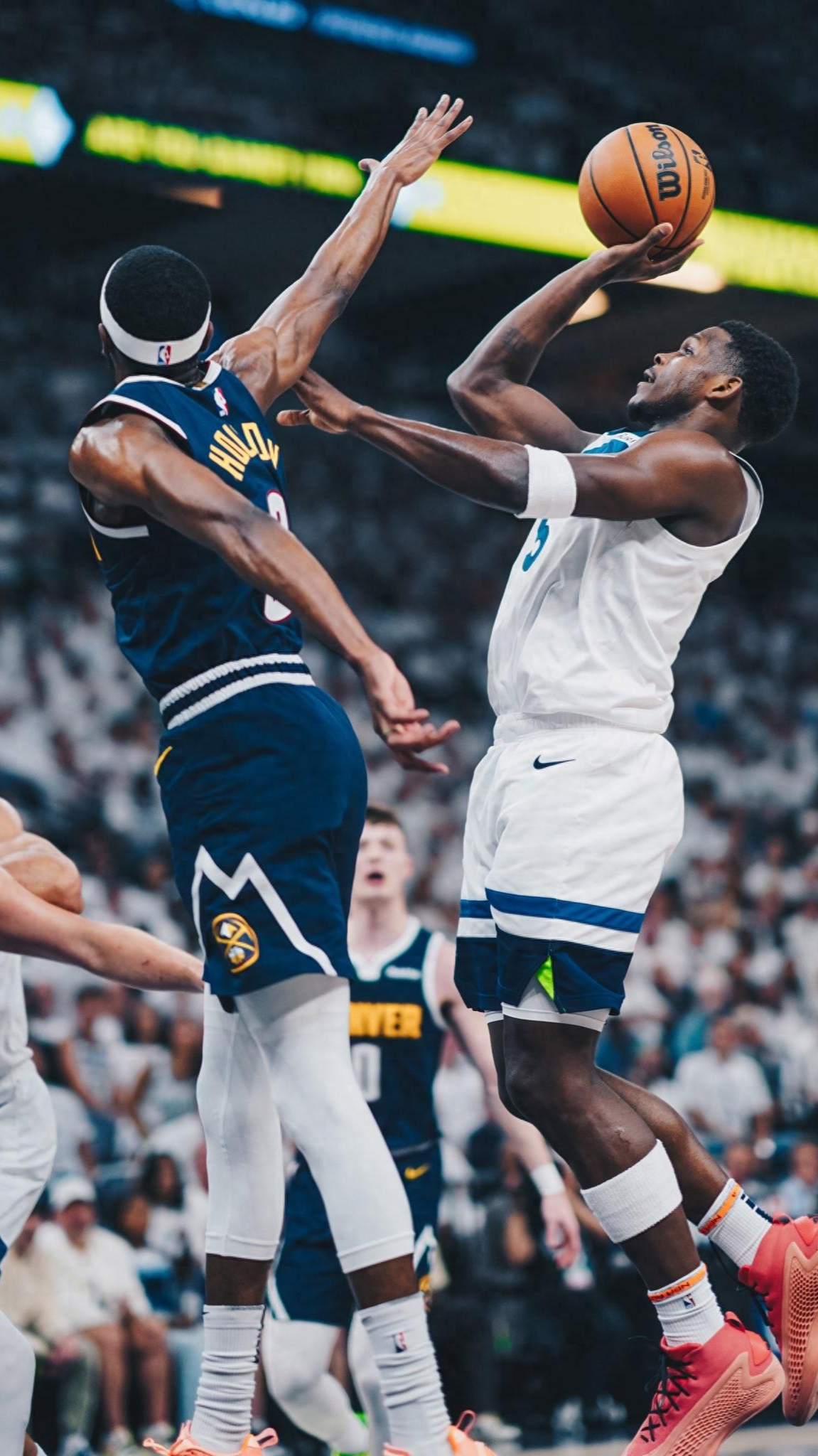 关于恩贝利中场破门得分，助球队扭转局势逆转比分的信息